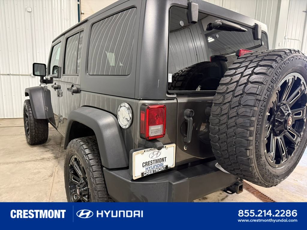Used 2014 Jeep Wrangler Unlimited Rubicon w/ Max Tow Package AWD/4WD image 9
