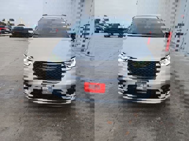 New 2026 Chrysler Pacifica Limited w/ S Appearance Package image 8