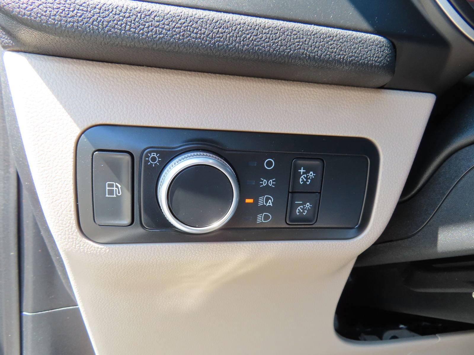 Used 2020 Ford Escape SE Sport image 14