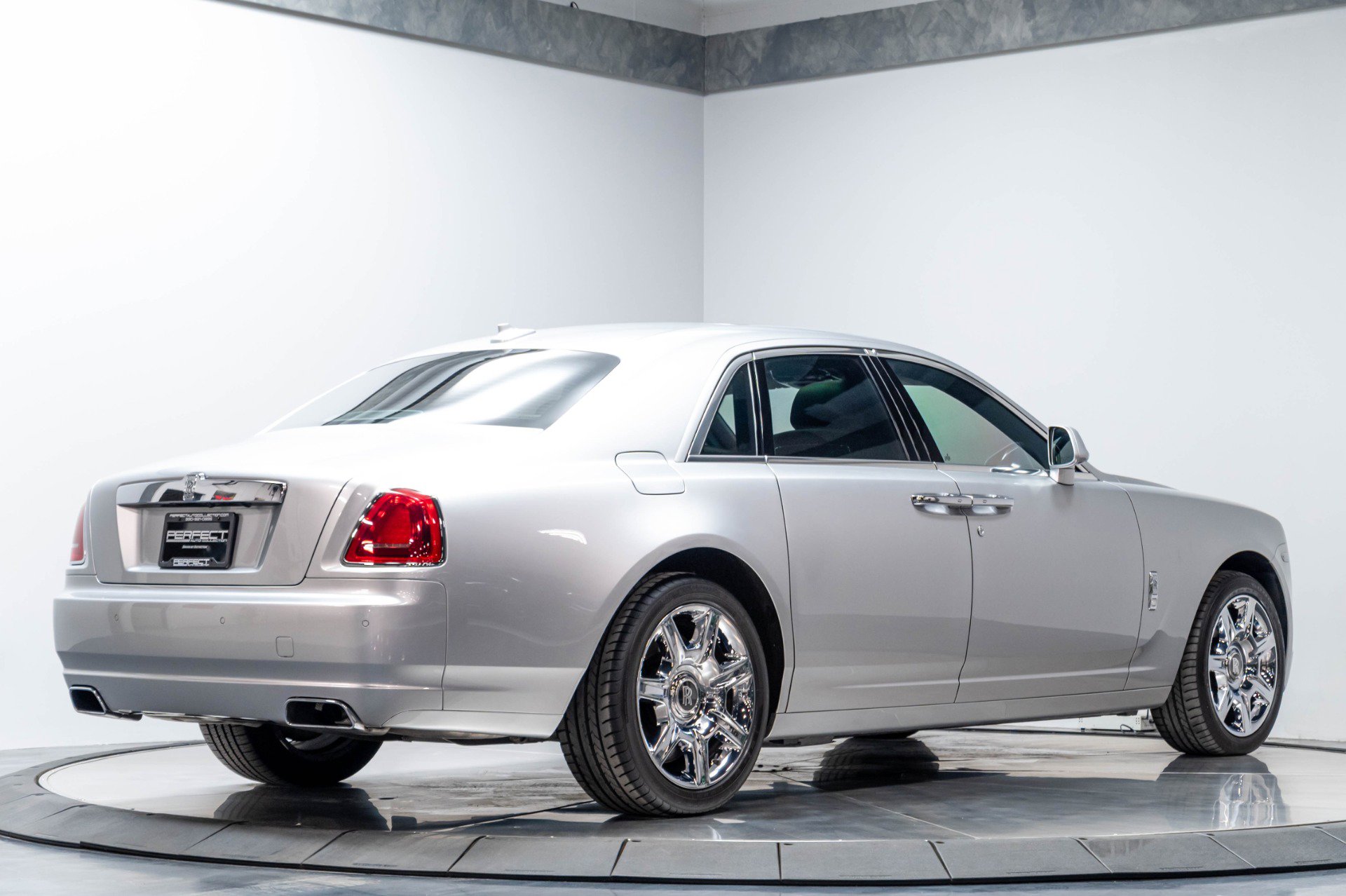 Used 2012 Rolls-Royce Ghost RWD image 18