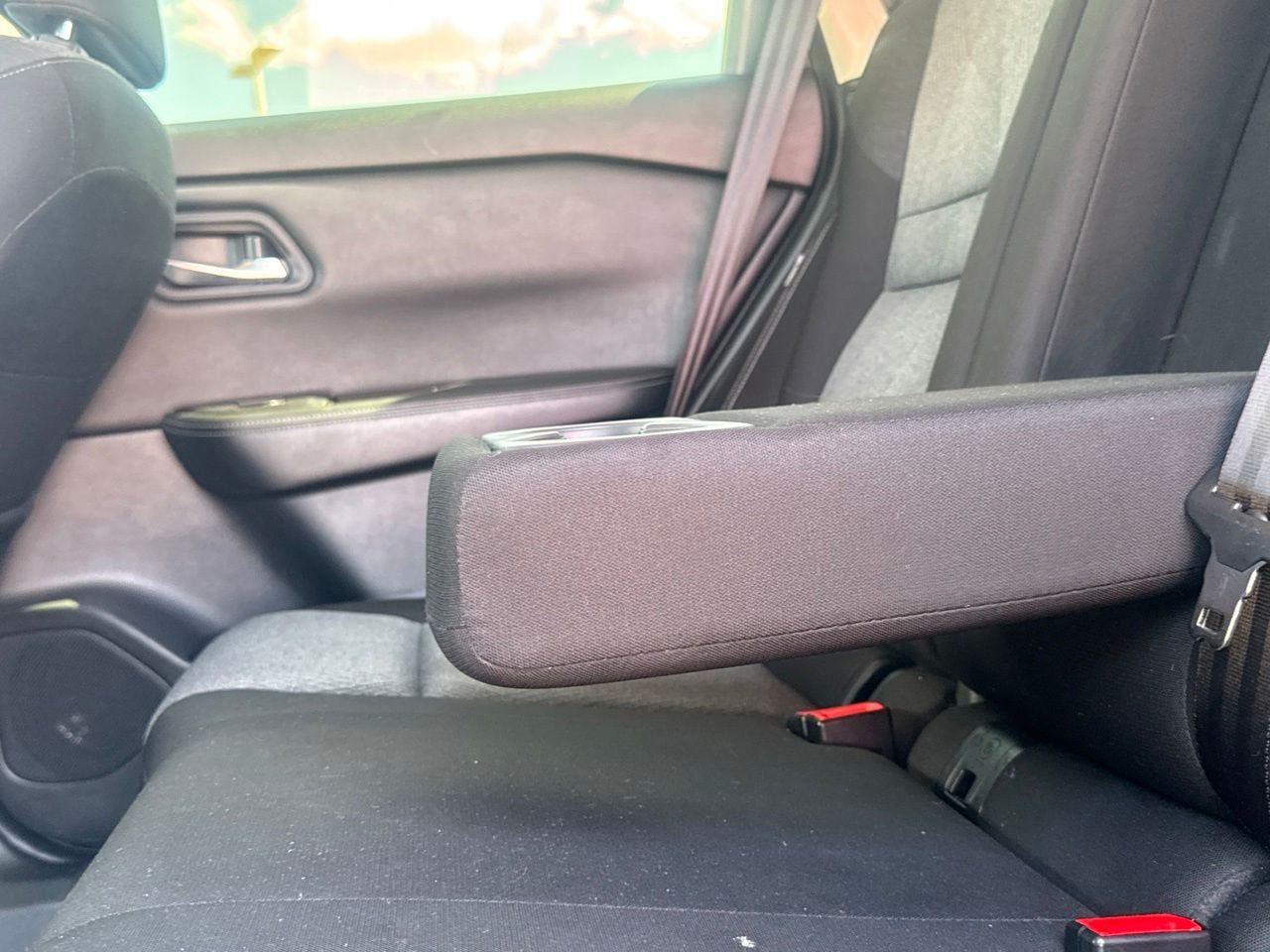 Certified 2025 Nissan Rogue SV FWD image 36