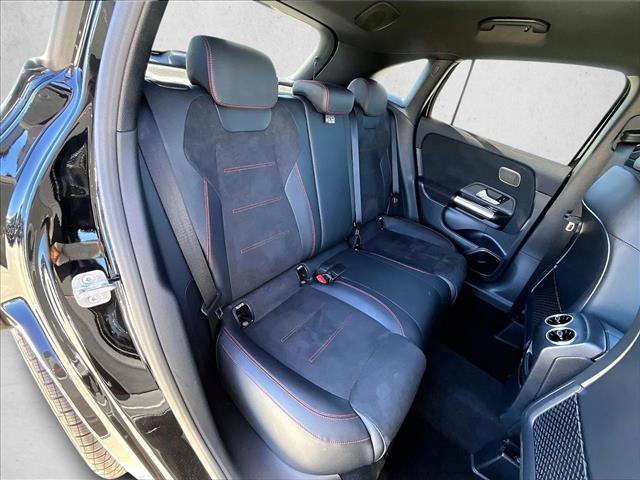 Used 2025 Mercedes-Benz GLA 250 image 29