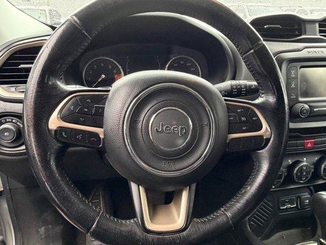 Used 2015 Jeep Renegade Latitude w/ Popular Equipment Group FWD image 8