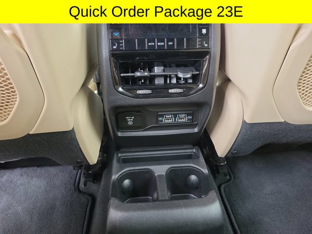 Used 2023 Jeep Grand Cherokee L Limited AWD/4WD image 10