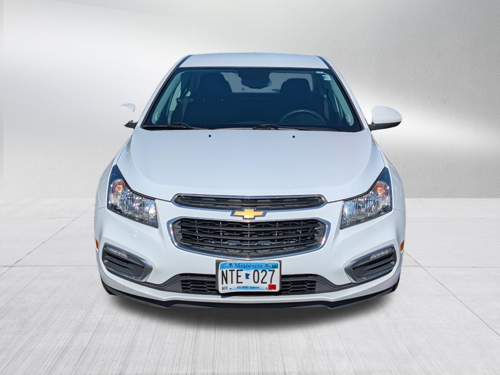 Used 2015 Chevrolet Cruze LT FWD image 2