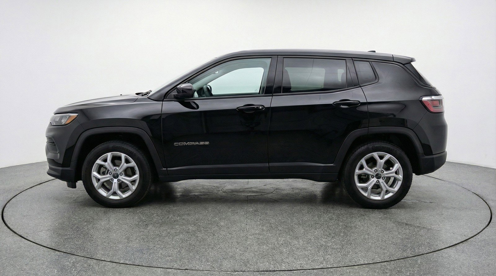 Used 2025 Jeep Compass Latitude AWD/4WD image 5