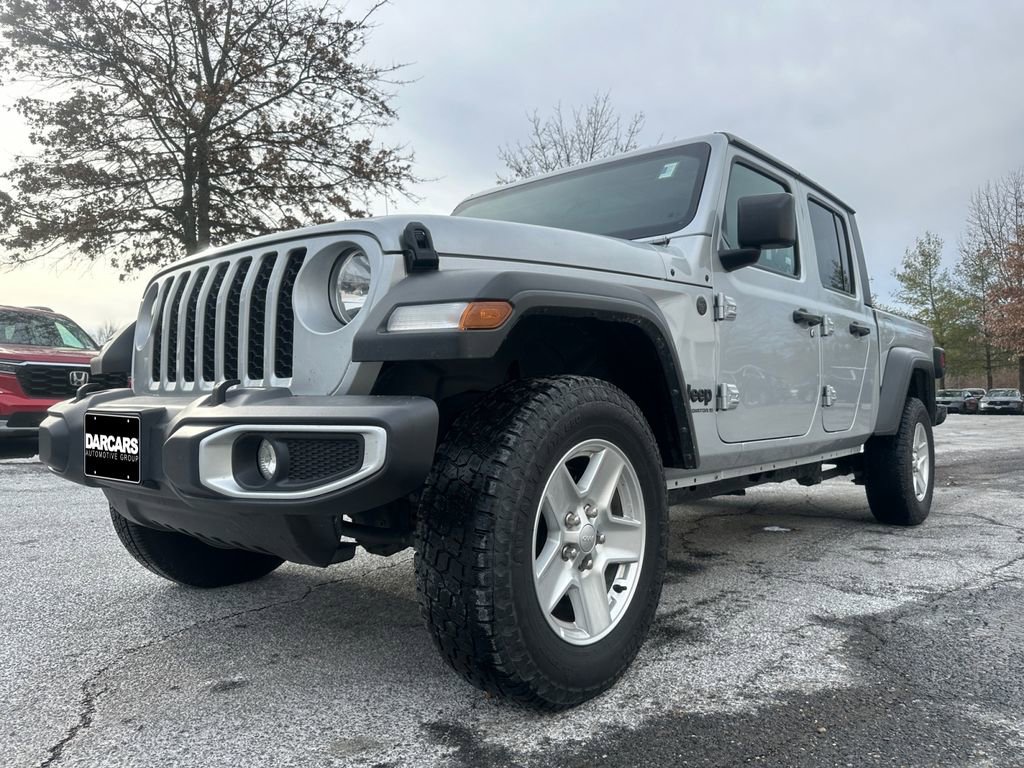 Used 2023 Jeep Gladiator Sport image 32