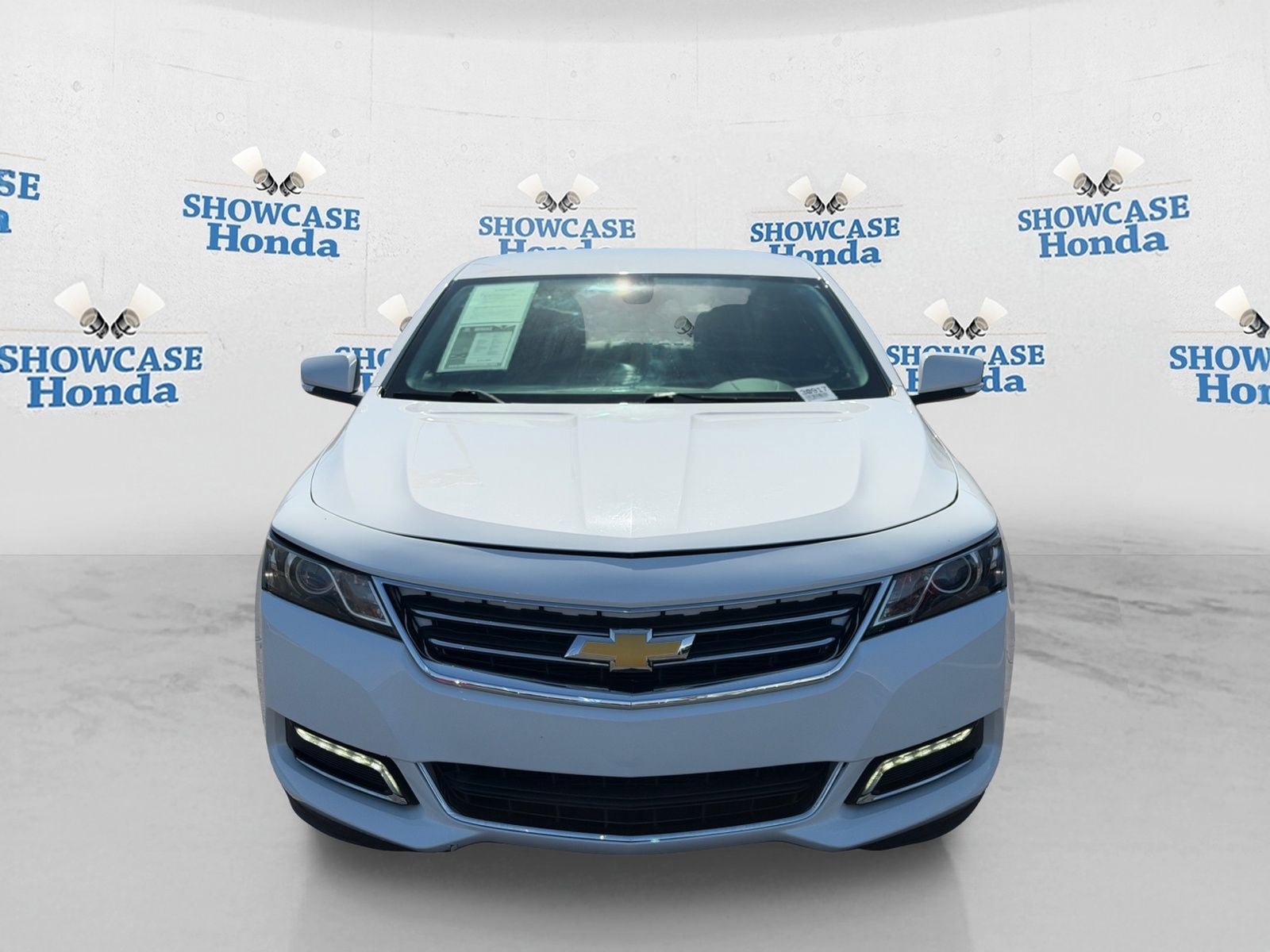 Used 2018 Chevrolet Impala LT w/ LT Entertainment Package FWD image 11