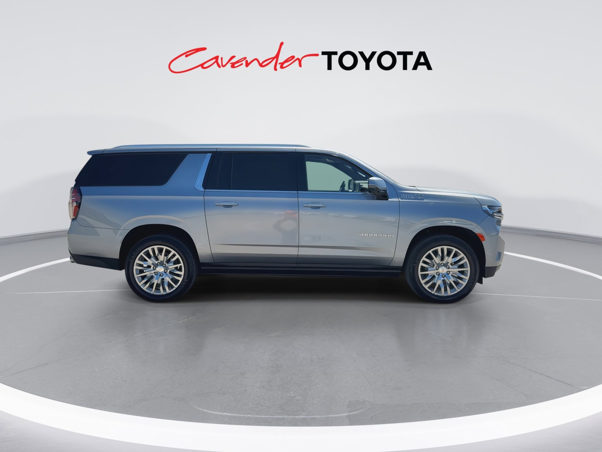 Used 2024 Chevrolet Suburban High Country w/ Premium Package 2 AWD/4WD image 9