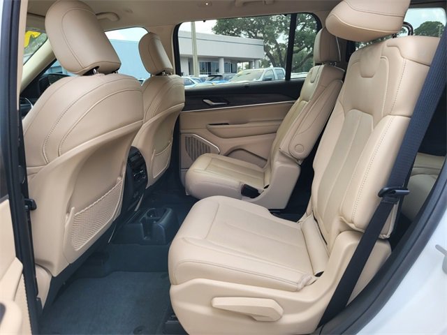 Used 2022 Jeep Grand Cherokee L Limited w/ Luxury Tech Group II image 13