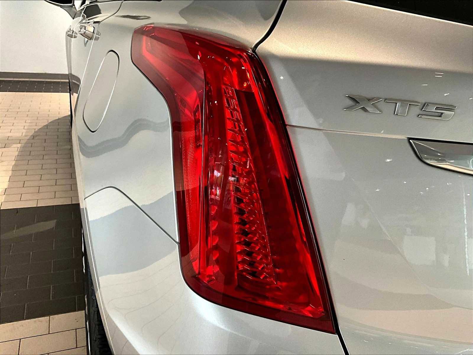 Used 2018 Cadillac XT5 Premium Luxury image 34