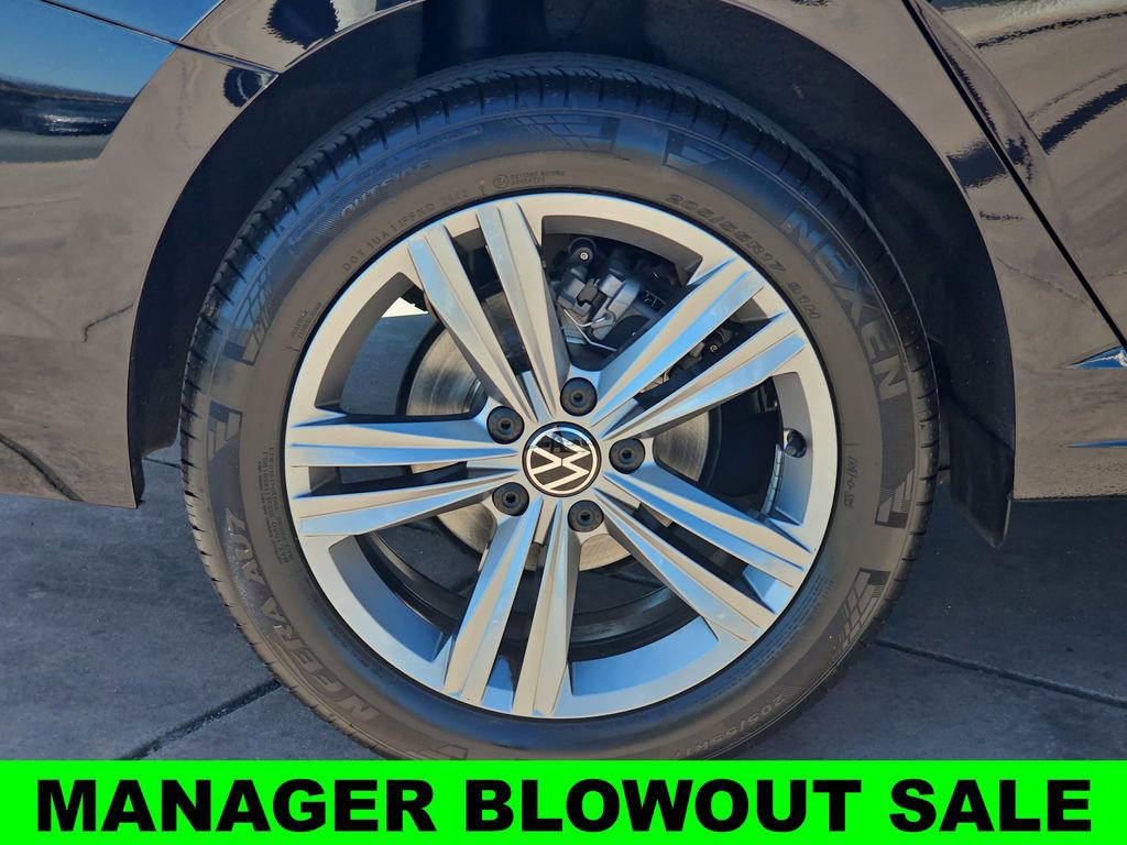 Used 2024 Volkswagen Jetta SE image 37