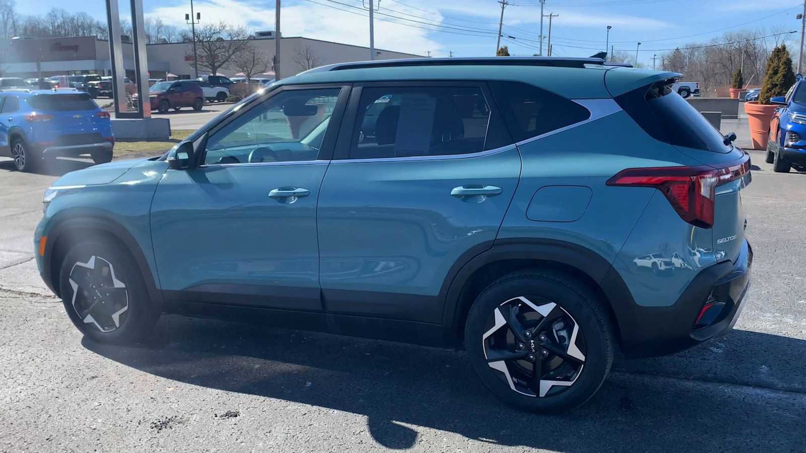 Used 2024 Kia Seltos EX image 6