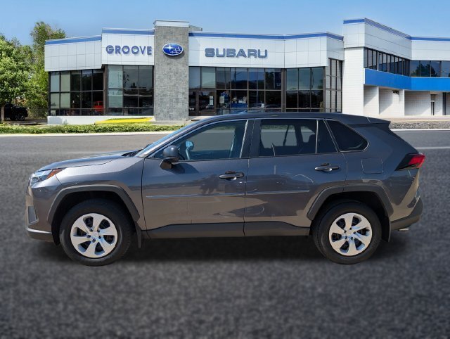 Used 2024 Toyota RAV4 LE AWD/4WD image 2