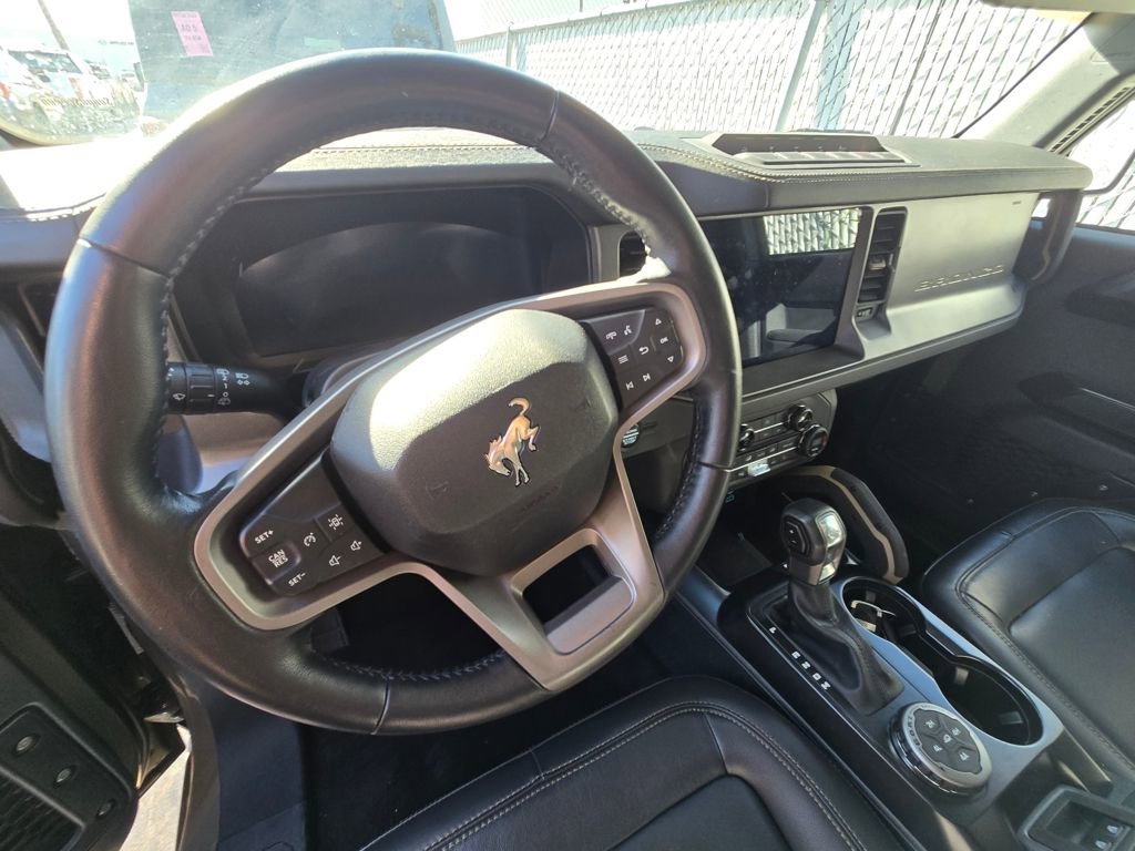 Used 2025 Ford Bronco Badlands image 12