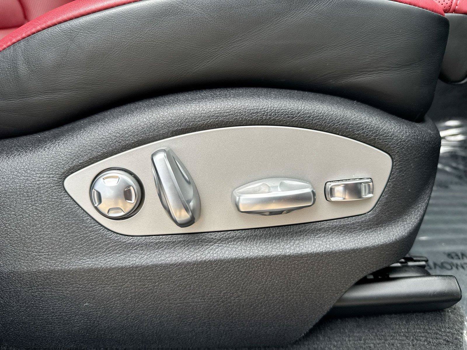 Used 2022 Porsche Macan AWD/4WD image 26