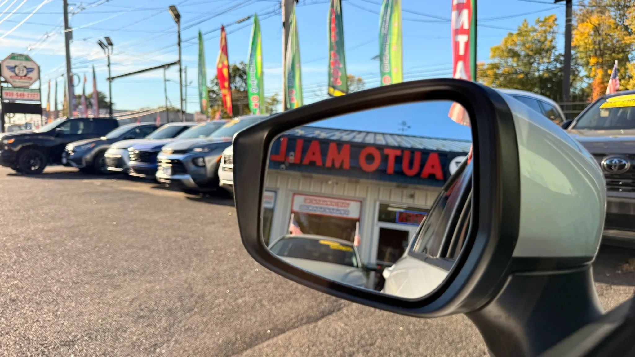 Used 2025 Nissan Versa SV FWD image 26