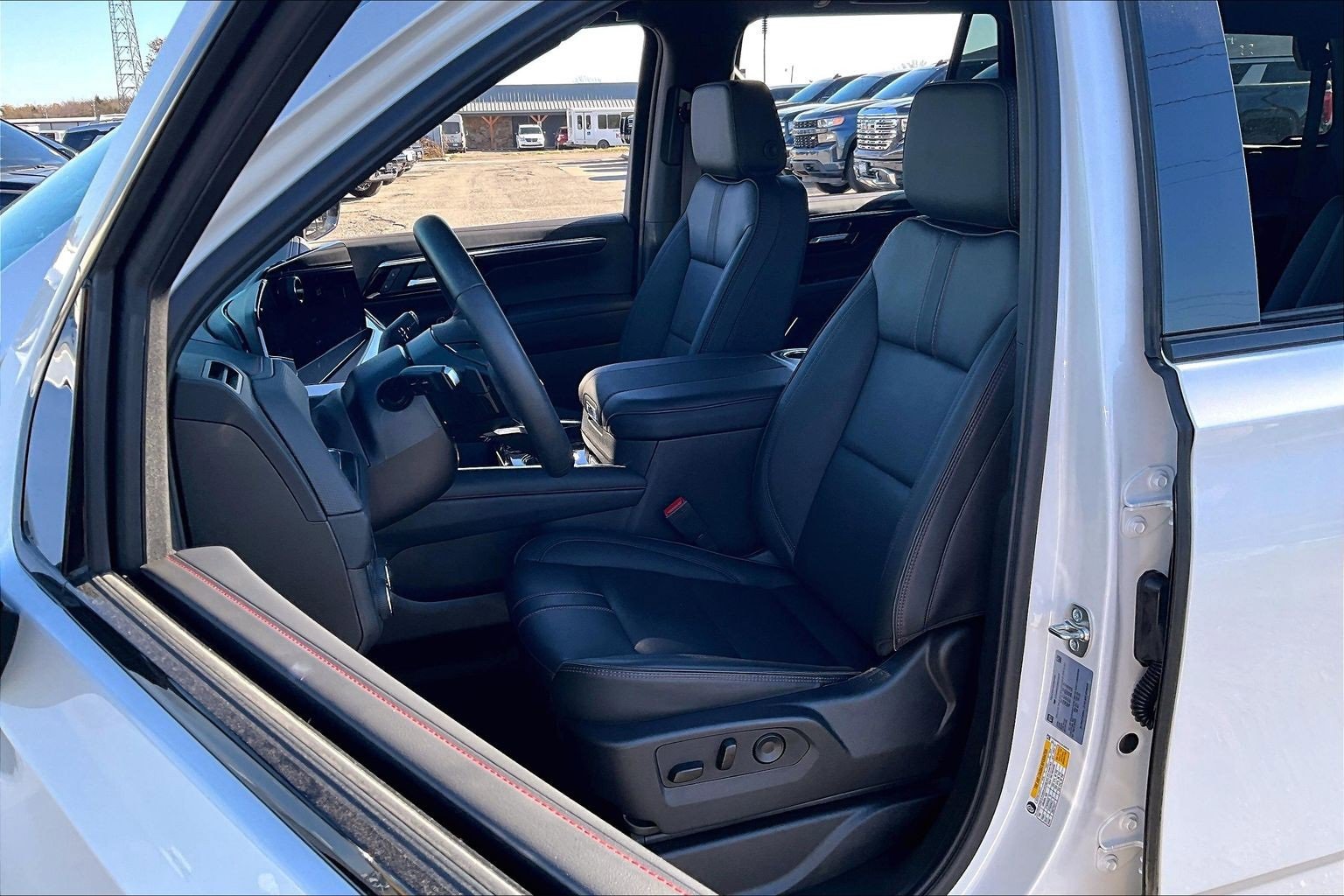 Used 2025 Chevrolet Tahoe RST w/ Comfort Package image 27