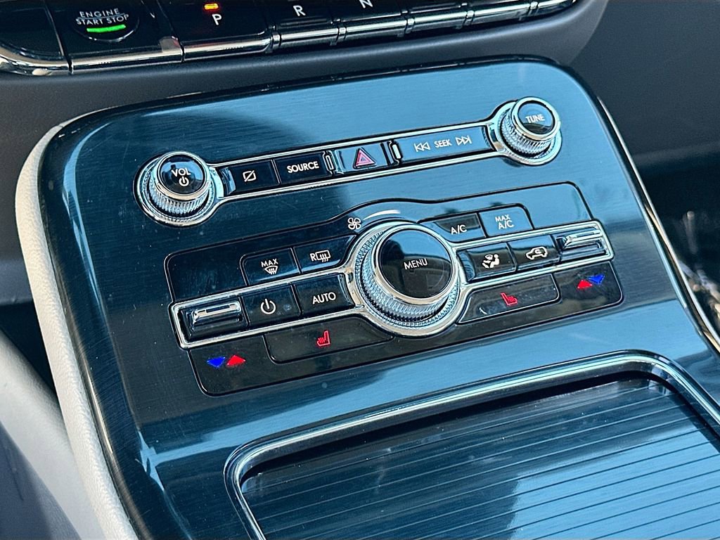 Used 2023 Lincoln Nautilus FWD w/ Premium Package image 16