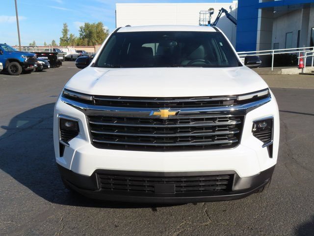 Used 2025 Chevrolet Traverse LT AWD/4WD image 2