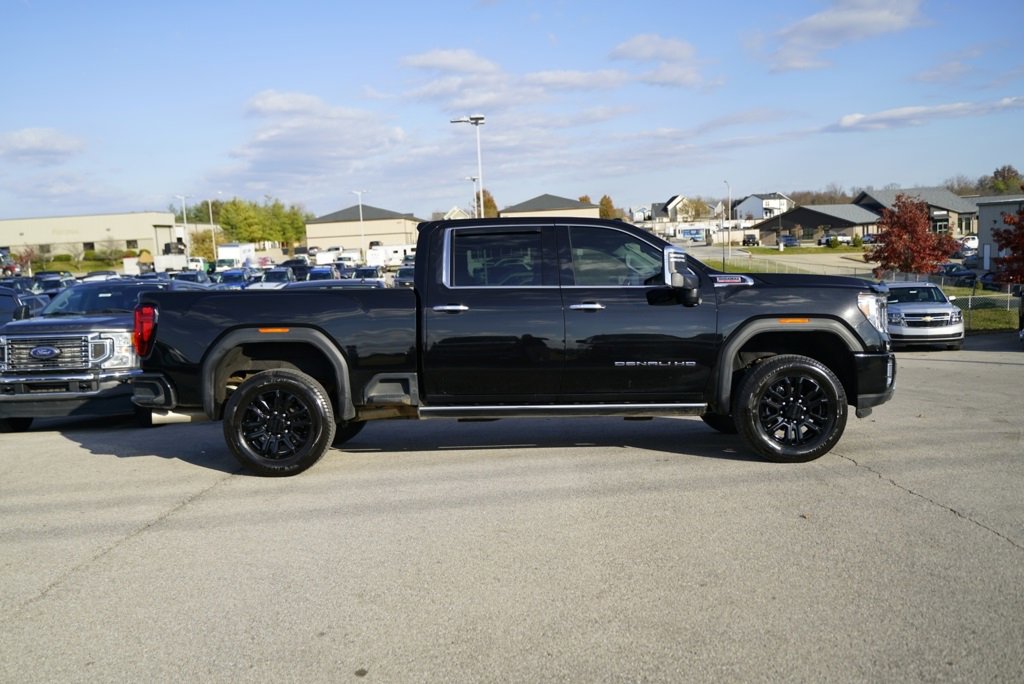 Used 2022 GMC Sierra 2500 Denali w/ Denali Black Diamond Edition image 4