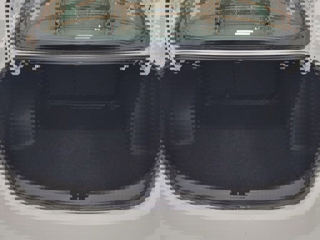 Used 2024 Chevrolet Malibu LT image 31