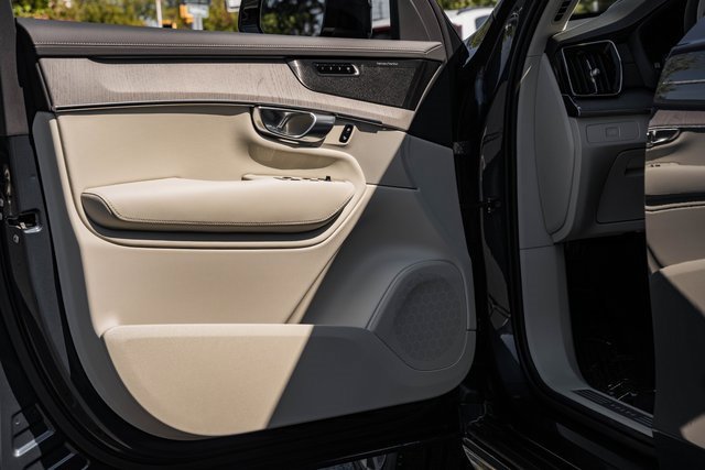New 2026 Volvo XC90 B6 Ultra image 37