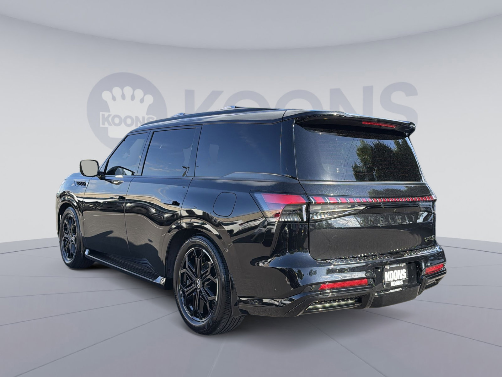 Used 2026 INFINITI QX80 4WD w/ Sport Exterior Package image 4