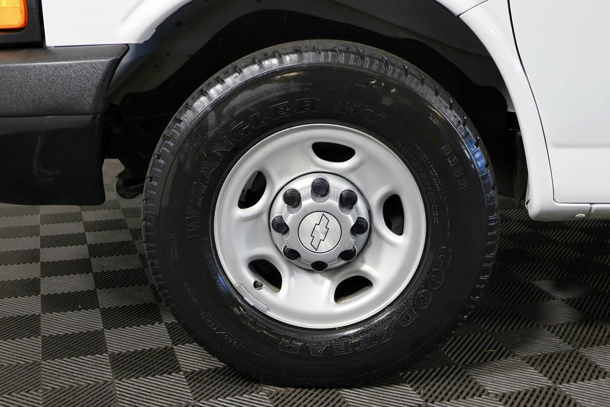 Used 2016 Chevrolet Express 2500 LS RWD image 44