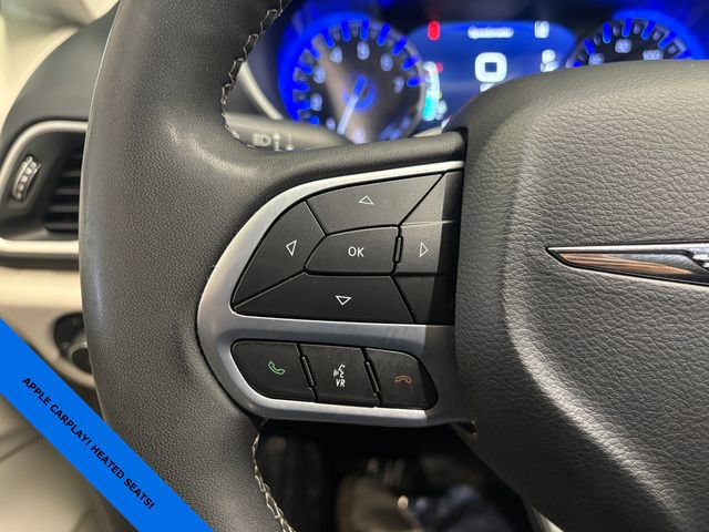 Used 2023 Chrysler Pacifica Touring-L FWD image 13