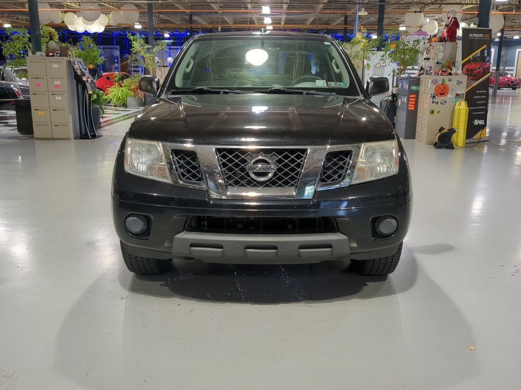 Used 2015 Nissan Frontier SV AWD/4WD image 3
