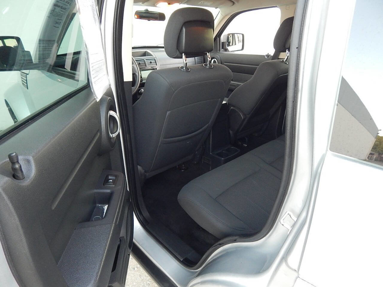 Used 2011 Dodge Nitro SE RWD image 12