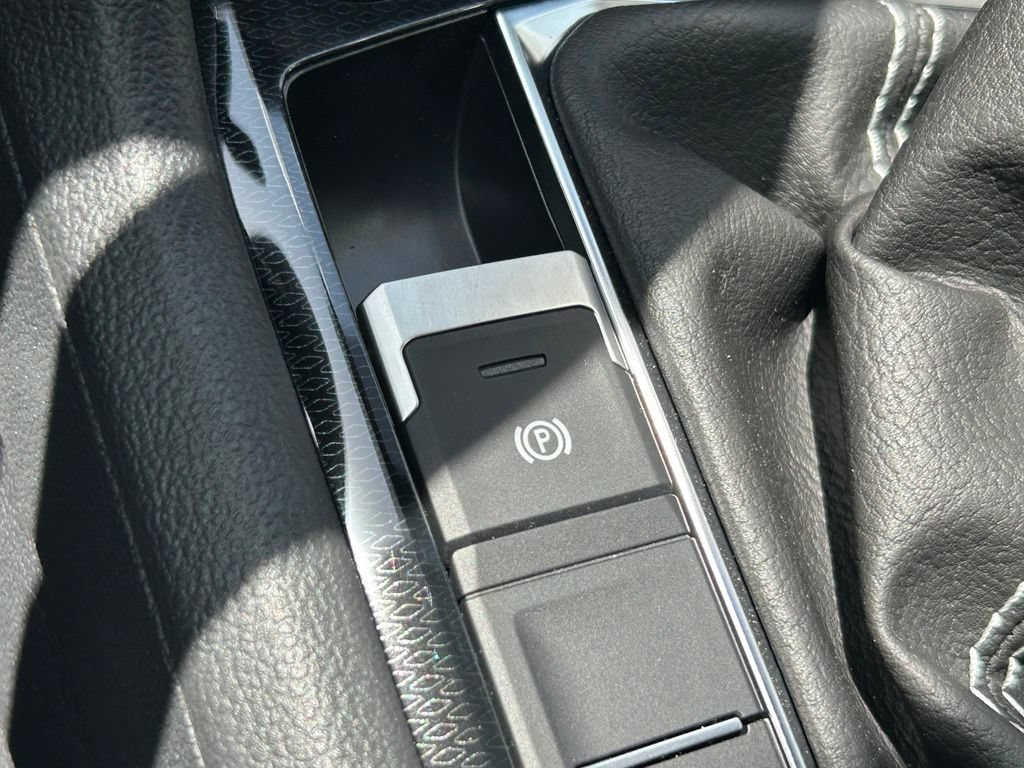 New 2026 Volkswagen Taos SE FWD image 48