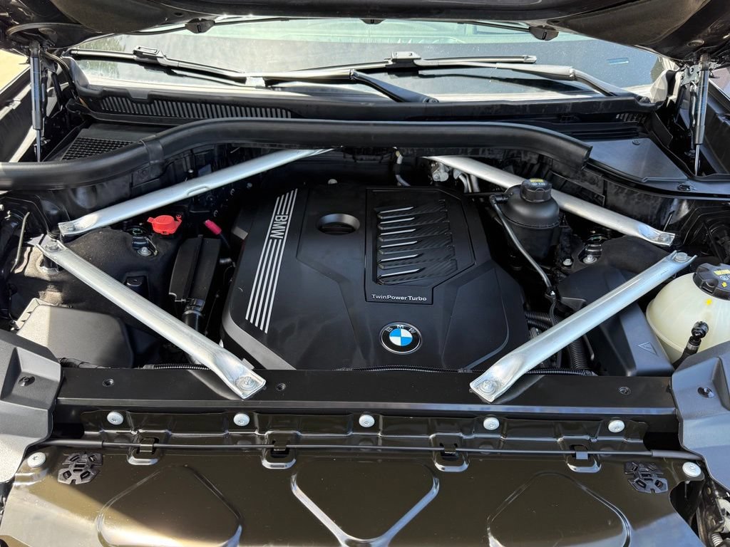 Used 2020 BMW X7 xDrive40i w/ M Sport Package AWD/4WD image 10