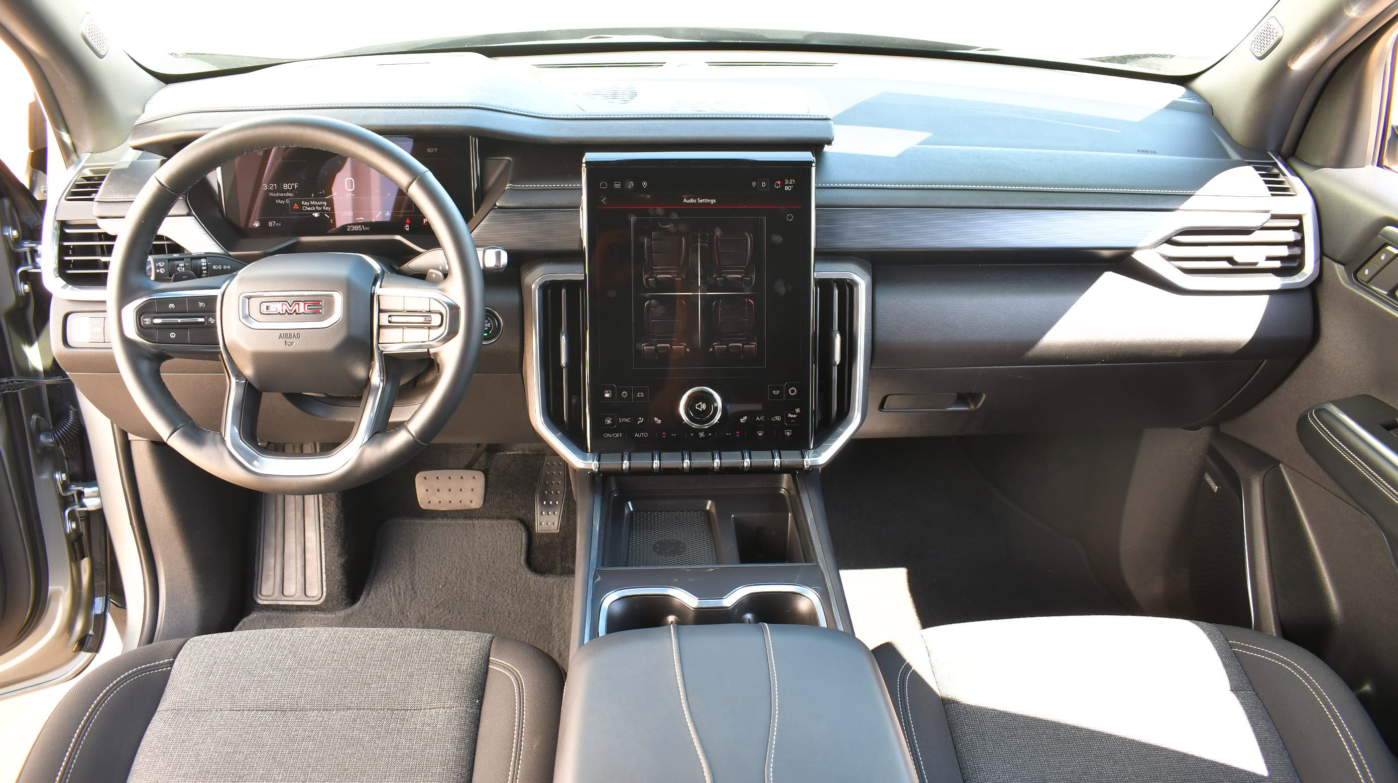 Used 2025 GMC Acadia Elevation FWD image 16