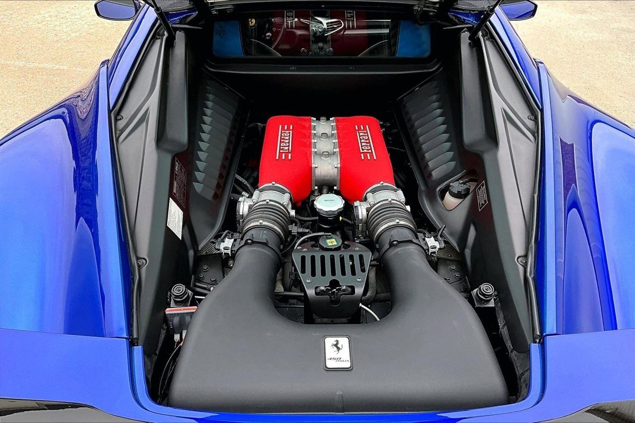 Used 2015 Ferrari 458 Italia Coupe RWD image 27