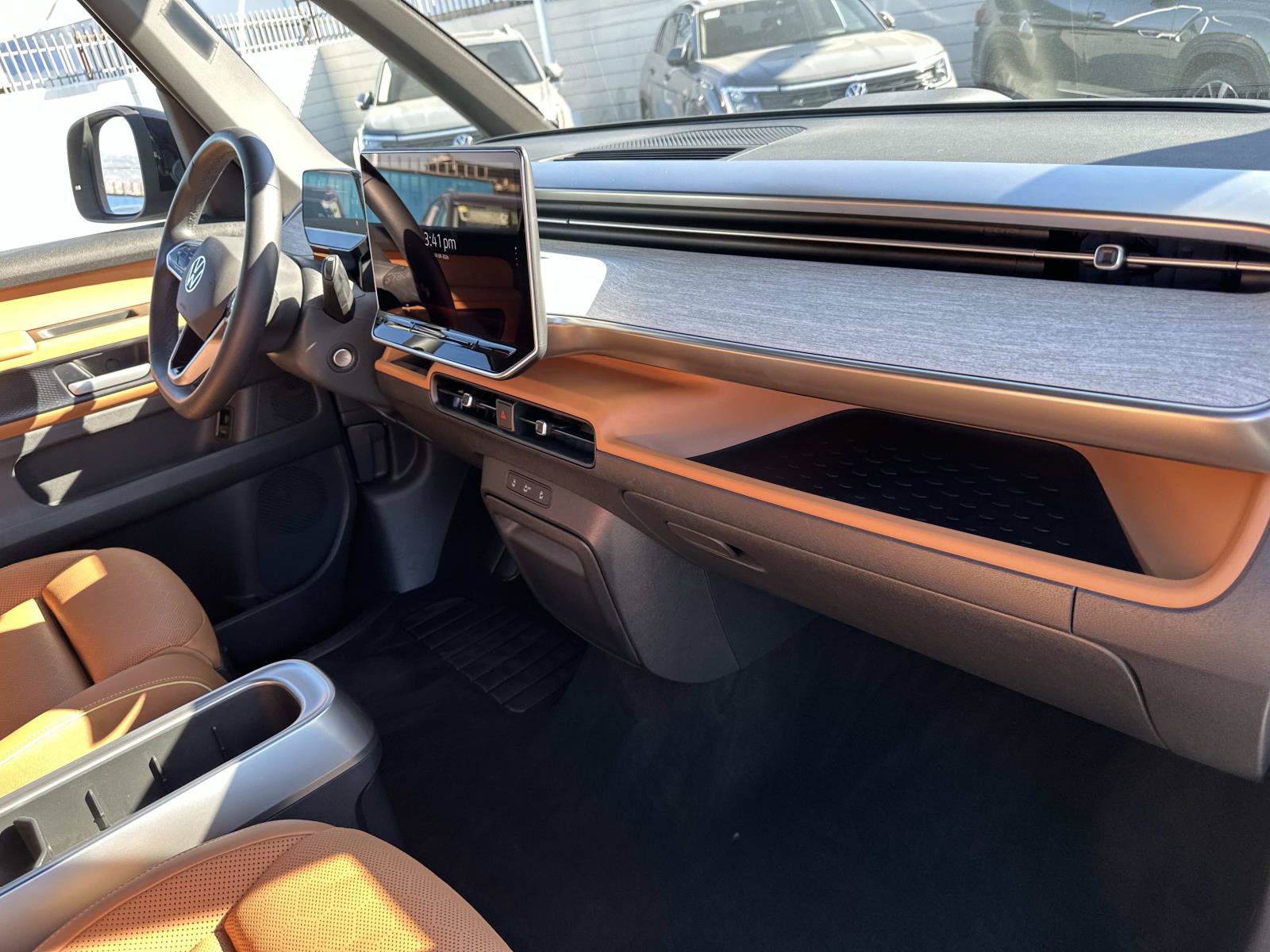 Certified 2025 Volkswagen ID. Buzz Pro S RWD image 30