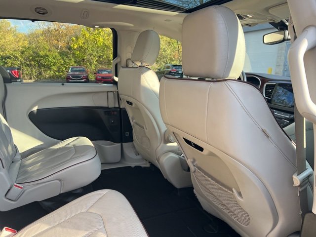 Used 2020 Chrysler Pacifica Limited image 14