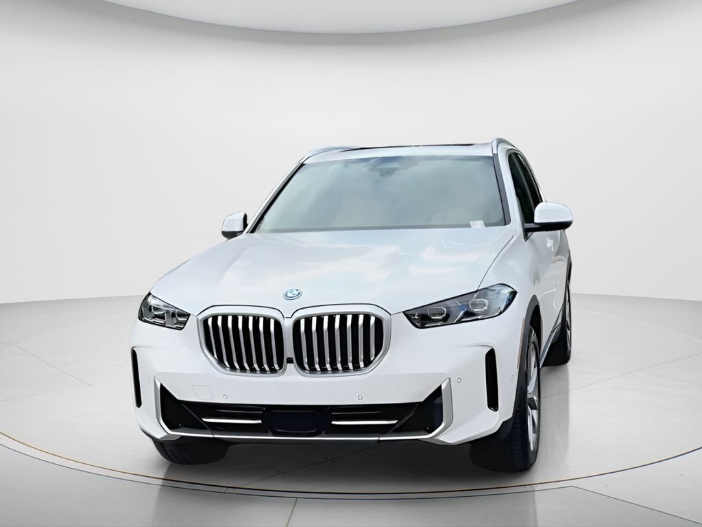 New 2026 BMW X5 xDrive50e w/ Premium Package image 3