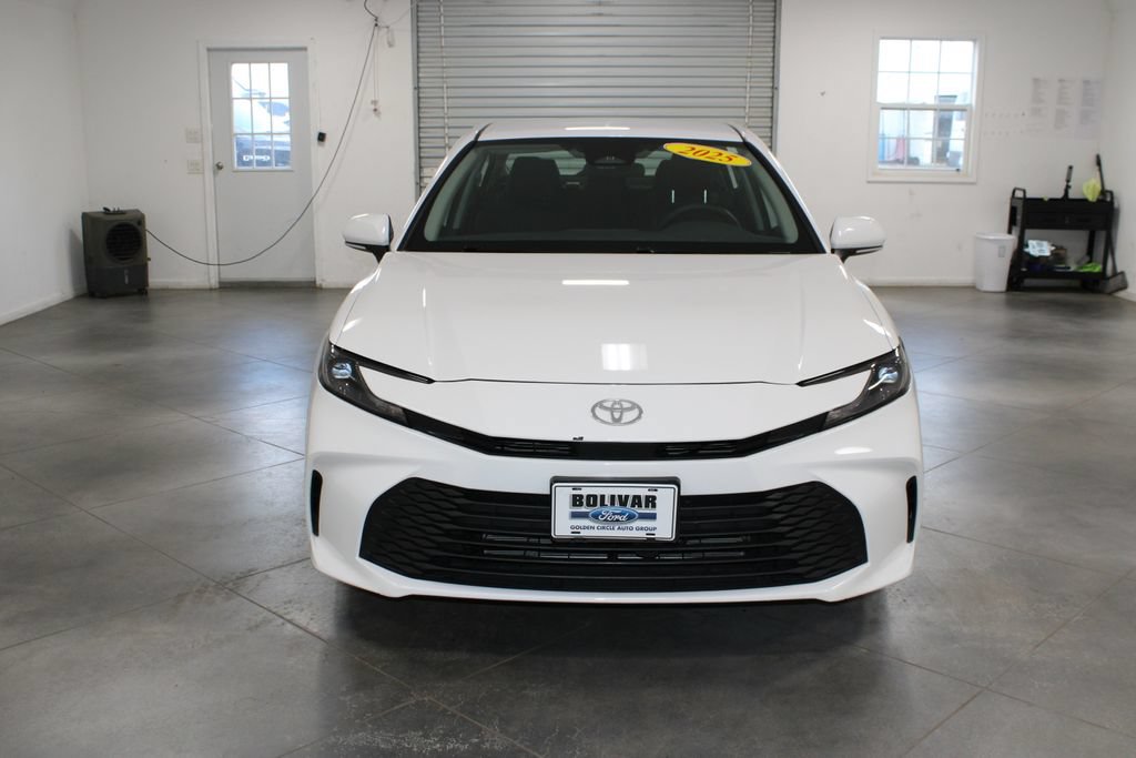 Used 2025 Toyota Camry LE FWD image 3