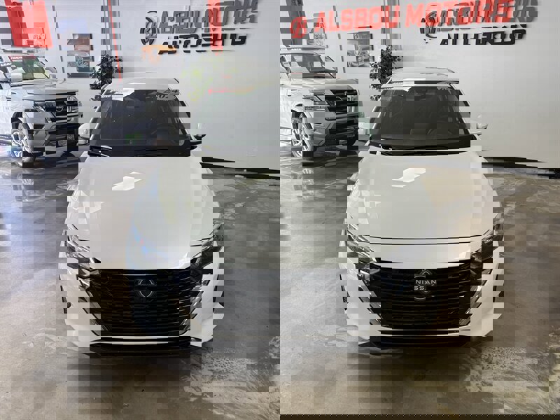 Used 2024 Nissan Sentra SV image 2