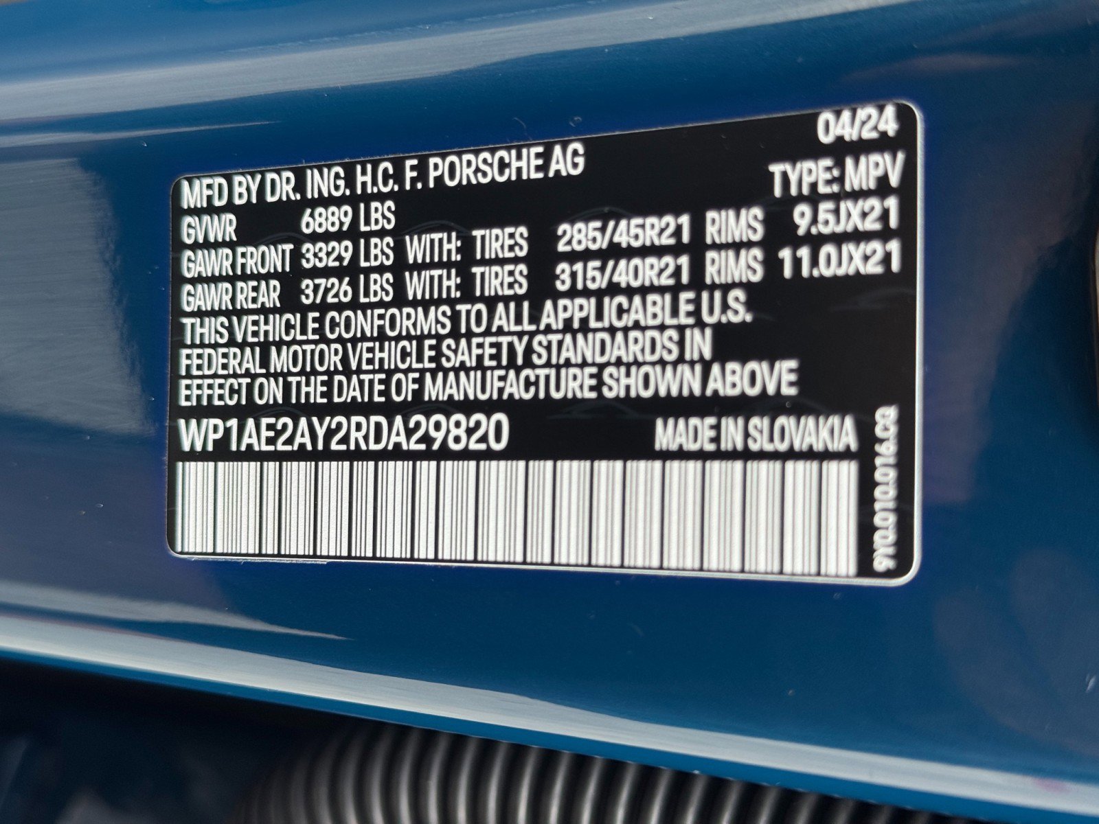 Used 2024 Porsche Cayenne w/ Premium Package image 52