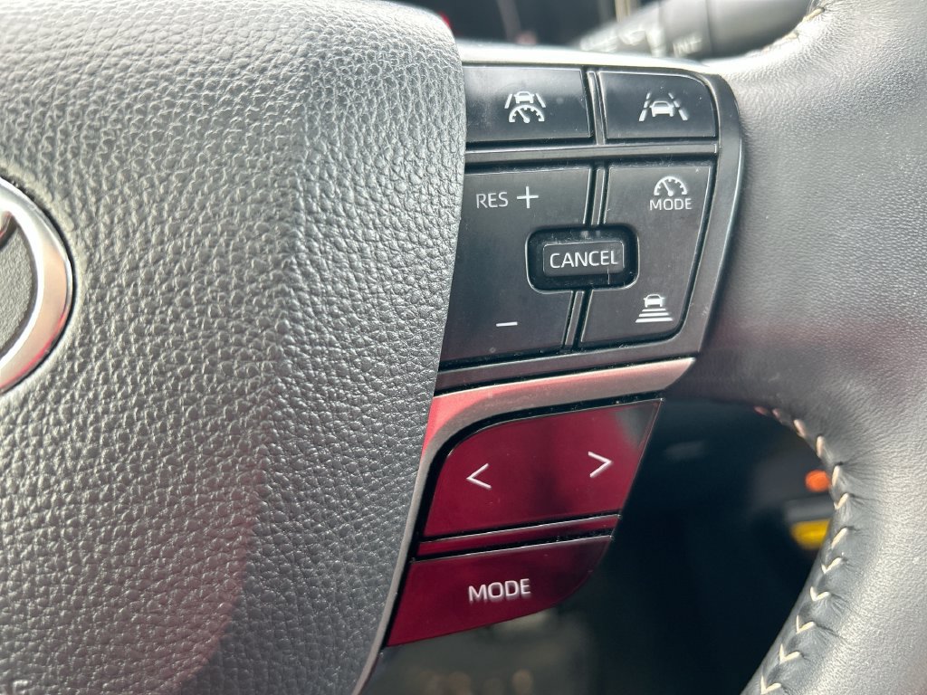 Used 2025 Toyota Camry SE w/ Multimedia Upgrade Package FWD image 17