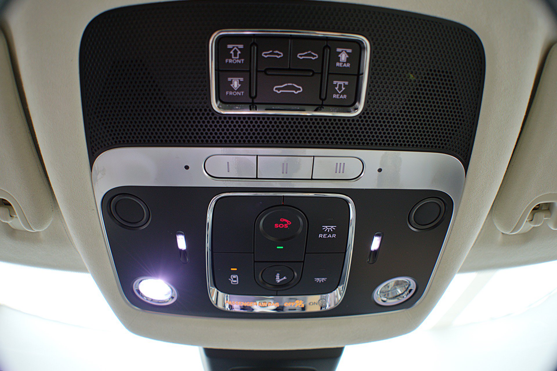 Certified 2022 Bentley Flying Spur Plug-In Hybrid AWD/4WD image 36