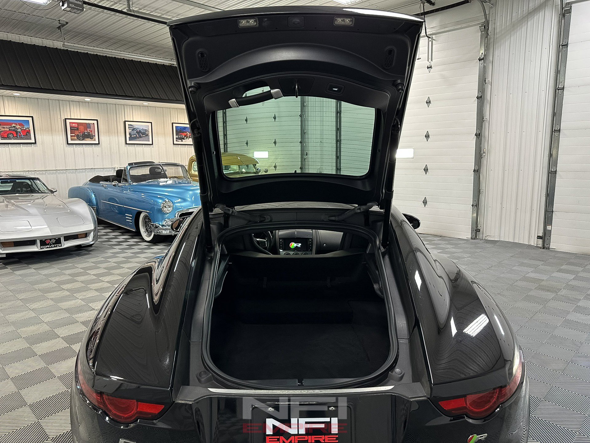 Used 2018 Jaguar F-TYPE R AWD/4WD image 44