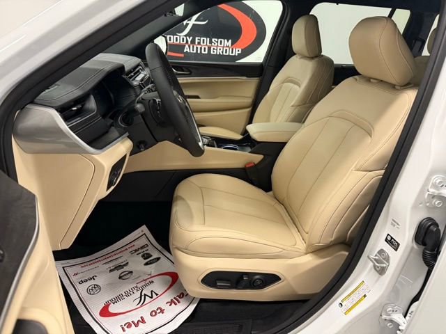 New 2025 Jeep Grand Cherokee Limited w/ Luxury Tech Group II image 12