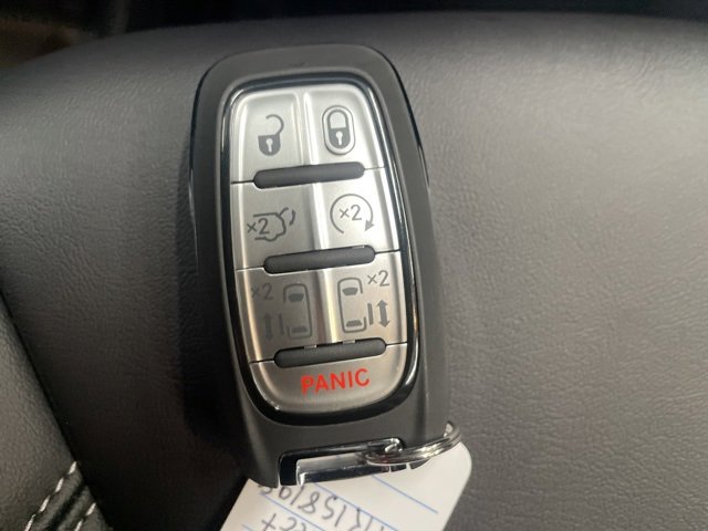 New 2026 Chrysler Pacifica Select image 25