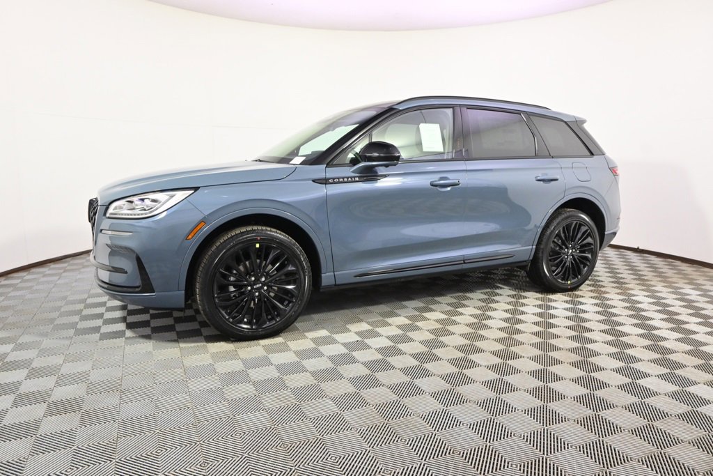 New 2026 Lincoln Corsair Reserve w/ Jet Appearance Package image 2