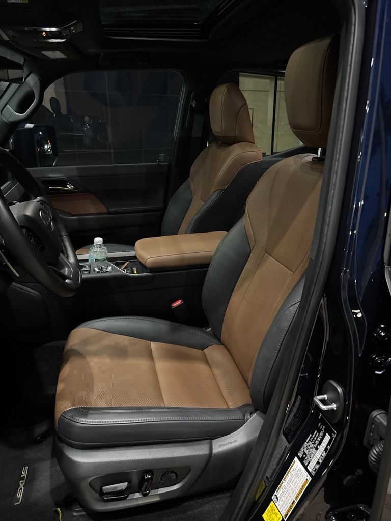 Used 2025 Lexus GX 550 w/ Accessory Package (Z1) AWD/4WD image 11