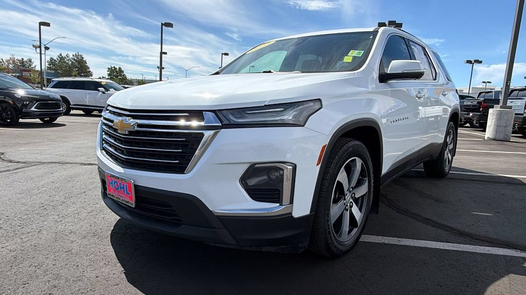 Used 2023 Chevrolet Traverse LT w/ LT Premium Package AWD/4WD image 7
